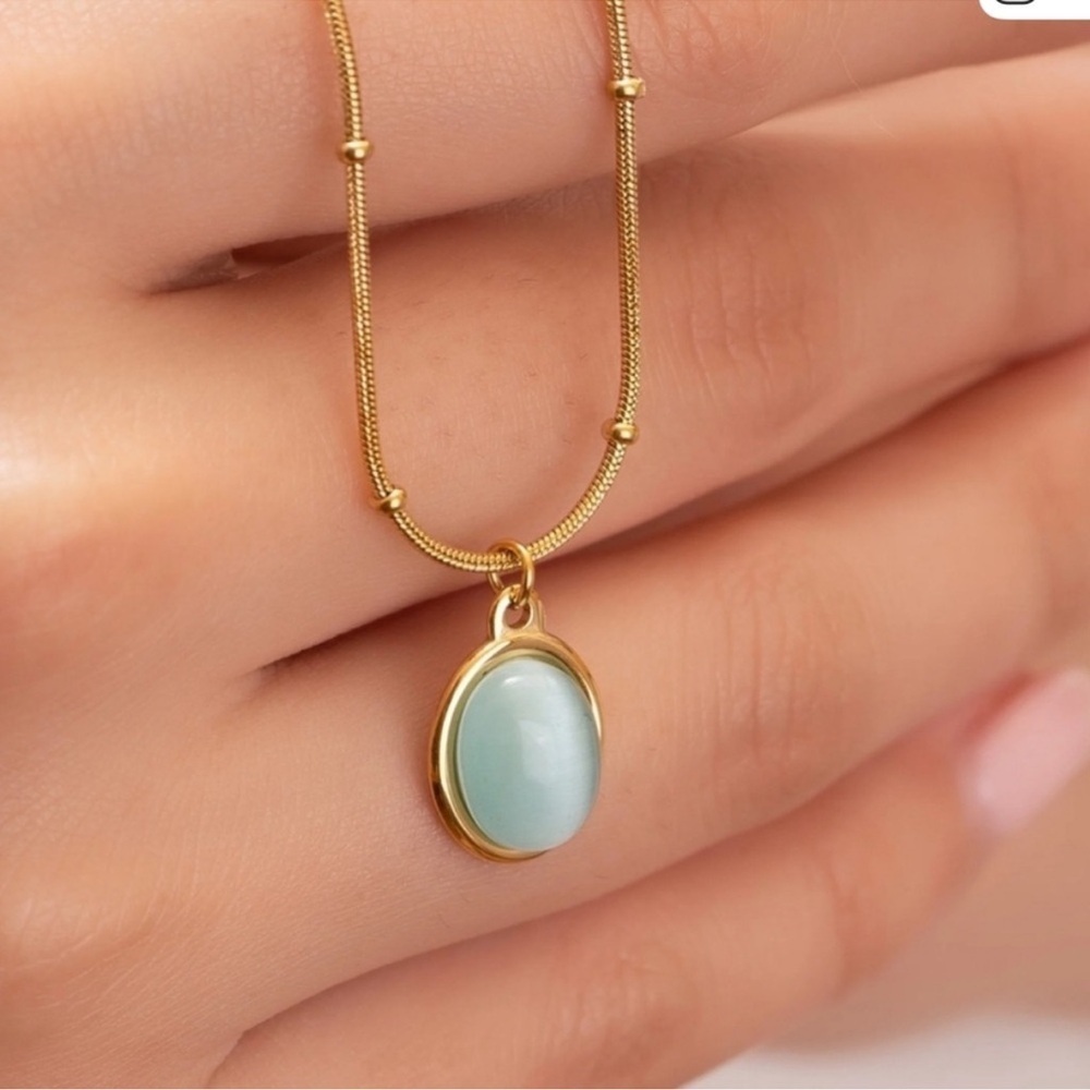 NEW Elegant Gold Necklace with Green Pendant. Stainless Steel A7-239 - Picture 3 of 5